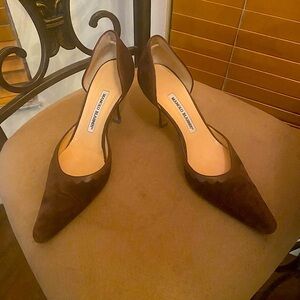 Classic Manila Blahnik Brown Suede pointed toe heels